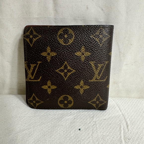 Louis Vuitton Wallet - Picture 2 of 10